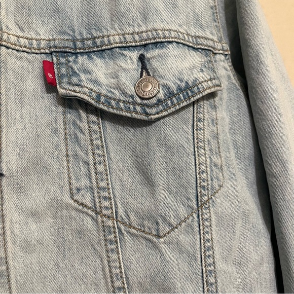 Levi’s Trucker Jacket Light Wash Women’s EUC Suze Medium - Picture 3 of 6